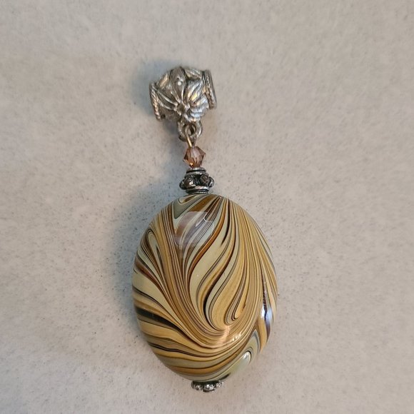 Oval Shaped Beige Pendant with Swirl Detailing - Picture 6 of 8